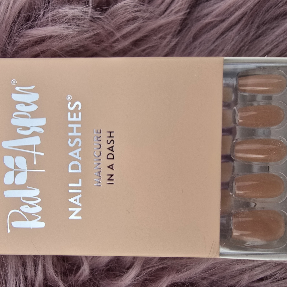 - Nail Dashes Press-ons - Tan - Picture 4 of 5